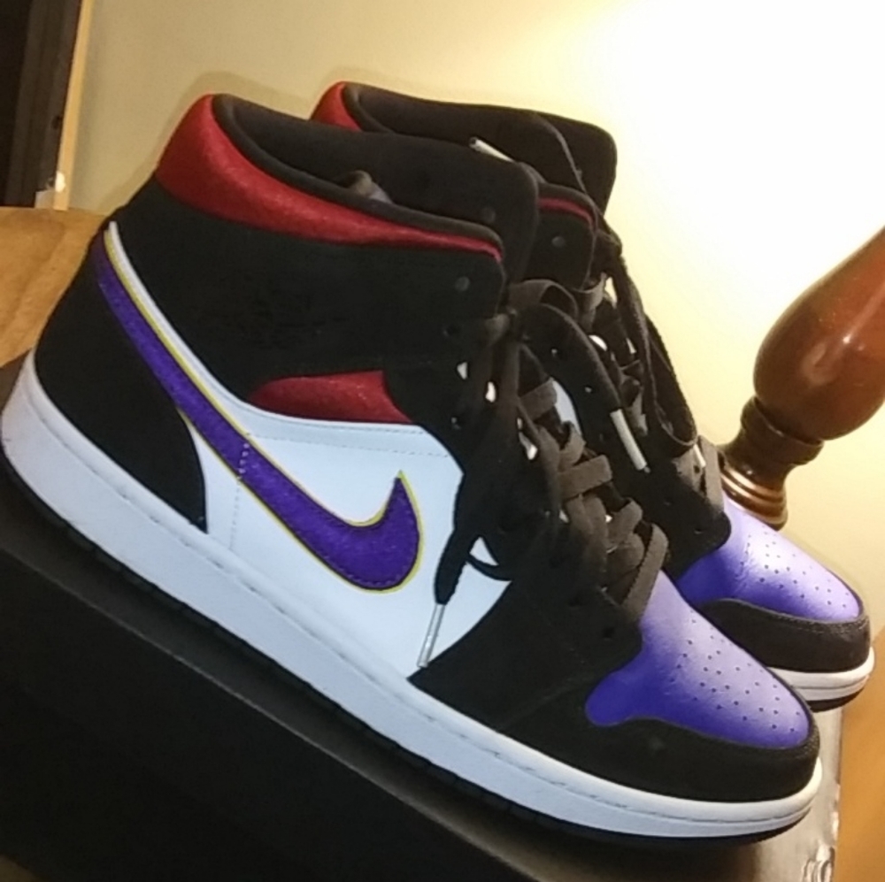 Air Jordan 1 mid se - Picture 3 of 5